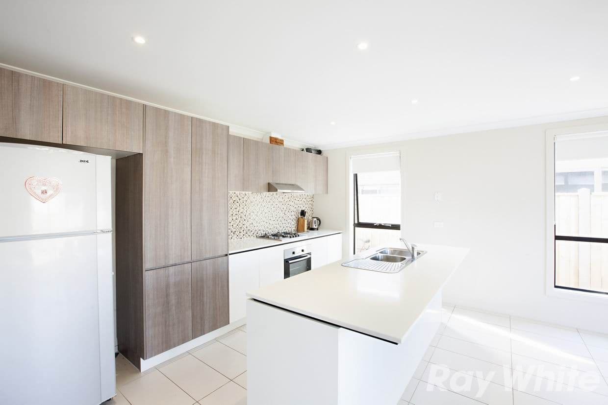 18 Limelight Street, TARNEIT VIC 3029, Tarneit - Thumbnail 3