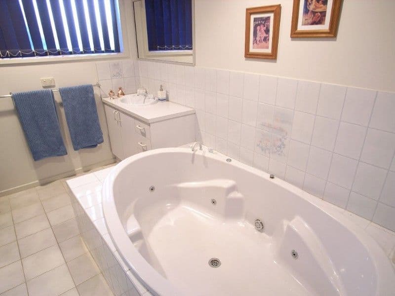2 McMahon Court, SHEPPARTON VIC 3630, Shepparton - Thumbnail 5