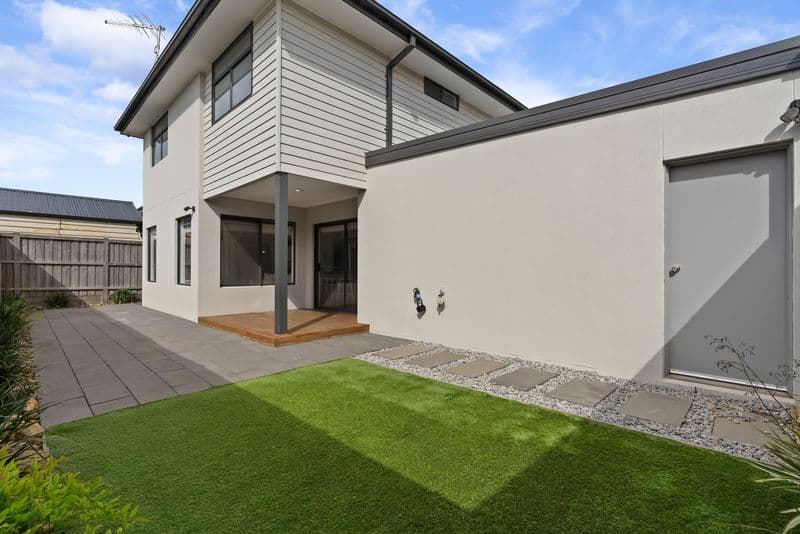 4 Scenery Drive, Clyde North - Image 1