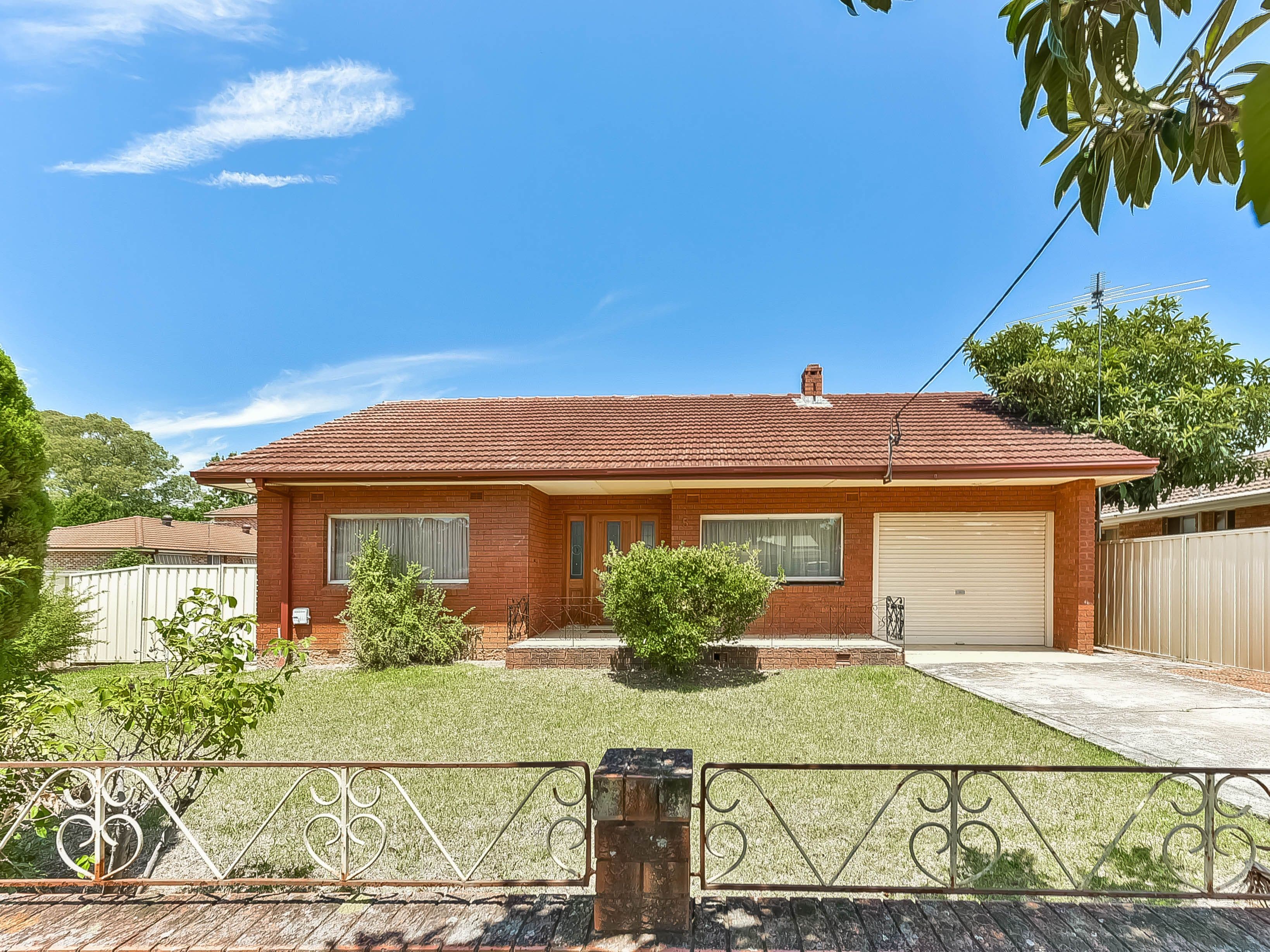 5 Gordon Avenue, Ingleburn - Image 1