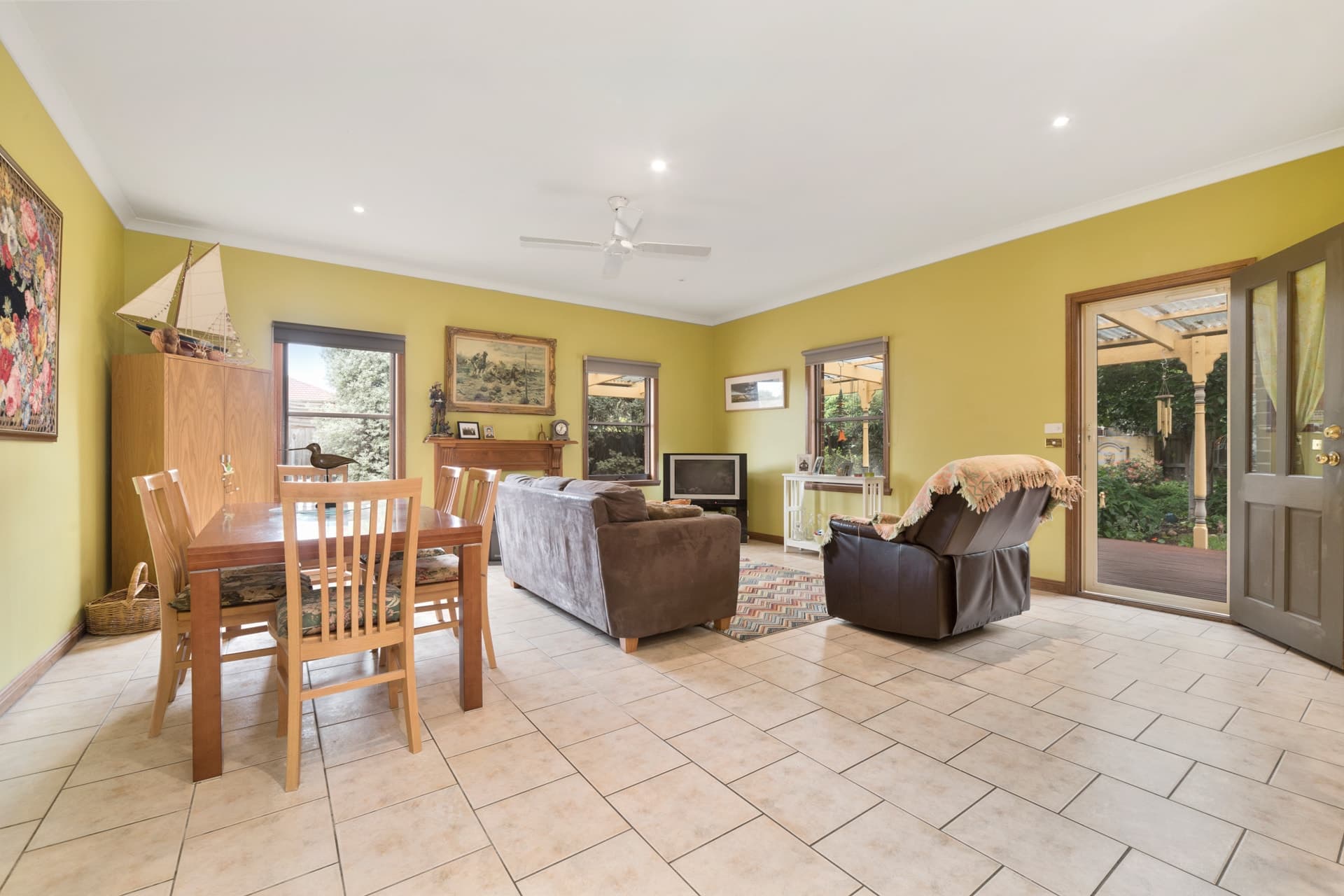 74 Graf Road, Somerville, Somerville - Thumbnail 3
