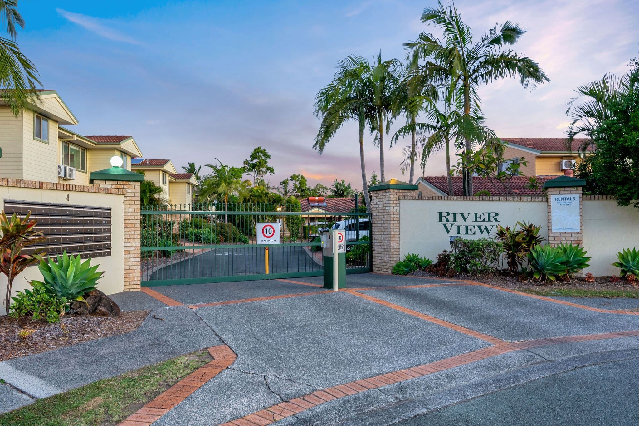 4 Koala Town Road, Upper Coomera QLD 4209, Upper Coomera - Thumbnail 2