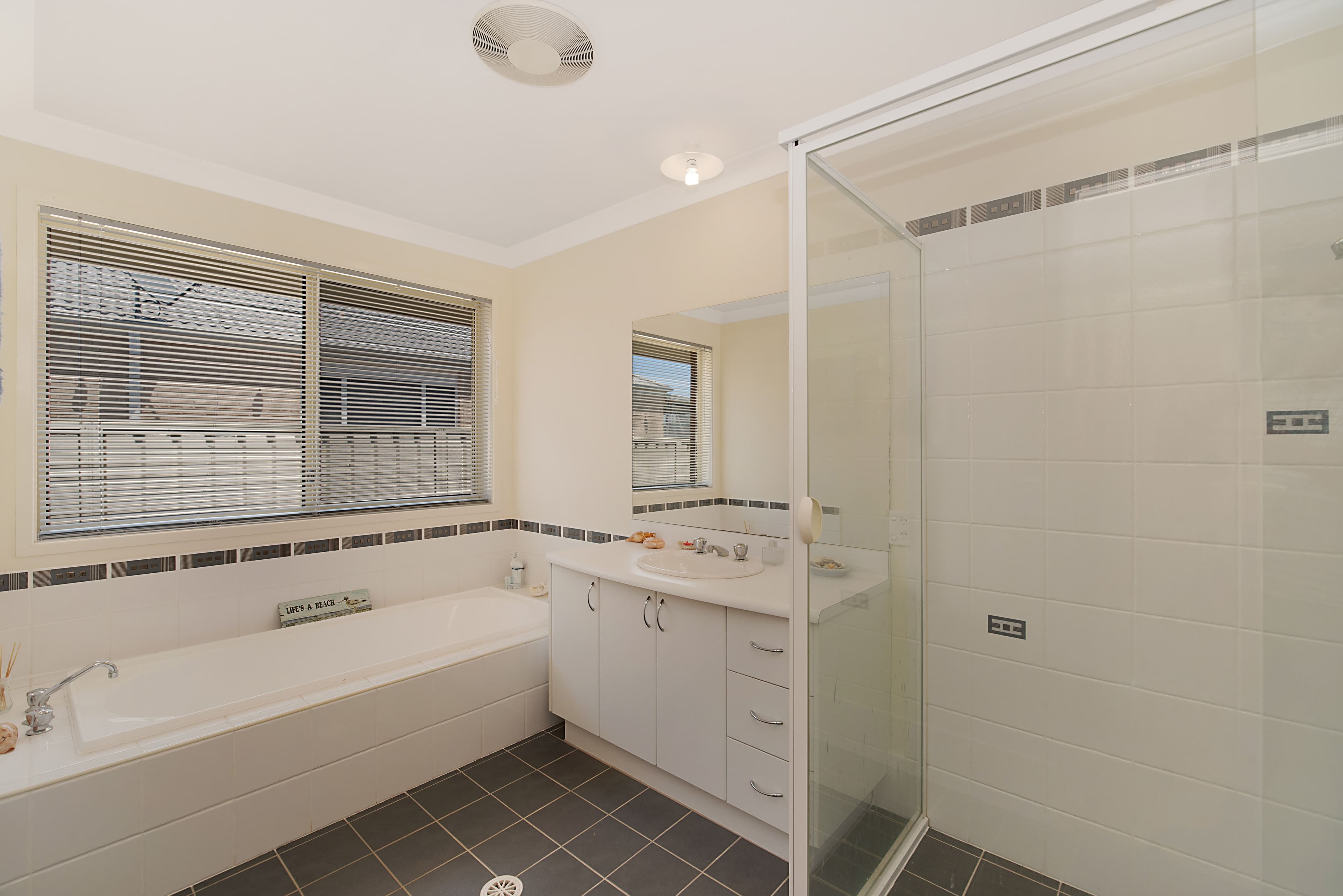 7 Peregrine Close, Aberglasslyn - Thumbnail 8