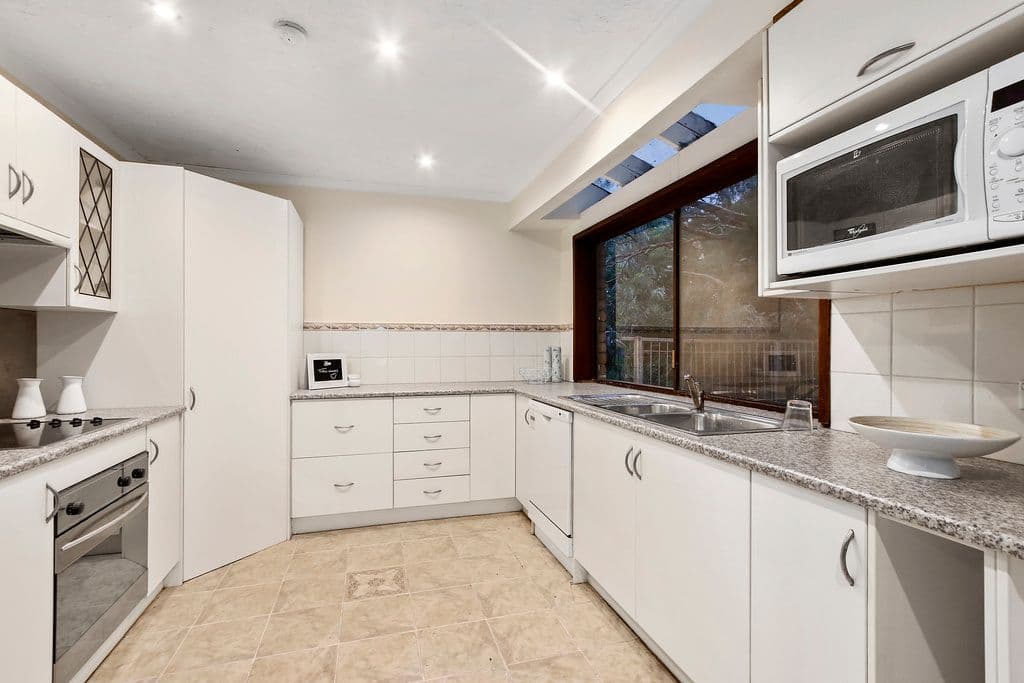 8 CORRONG Crescent, Mooroolbark VIC 3138, Mooroolbark - Thumbnail 4