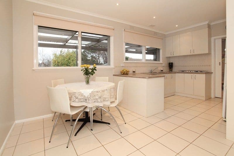 110 Watsons Road, GLEN WAVERLEY VIC 3150, Glen Waverley - Thumbnail 3