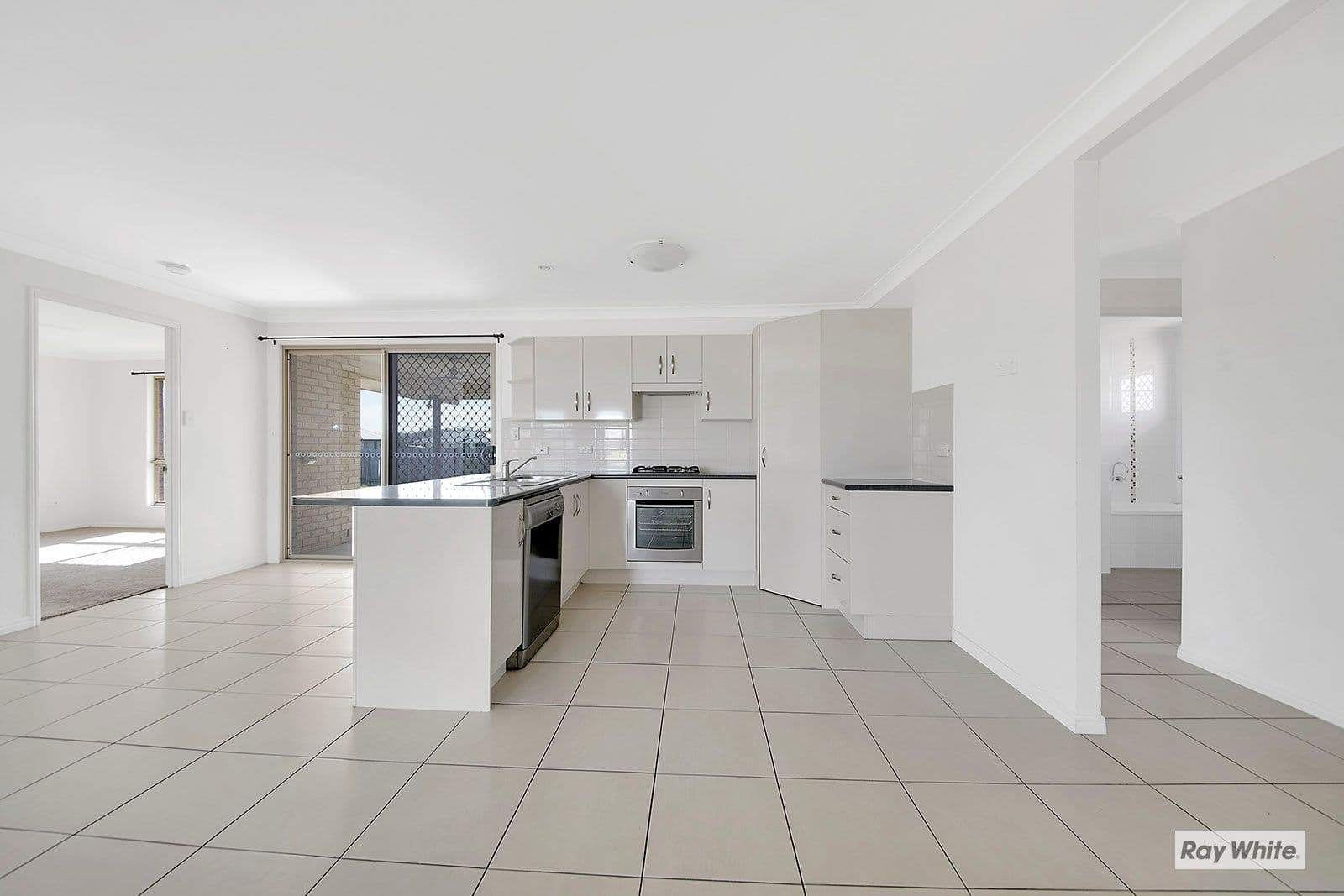 39 San Marino Way, Zilzie QLD 4710, Zilzie - Thumbnail 6