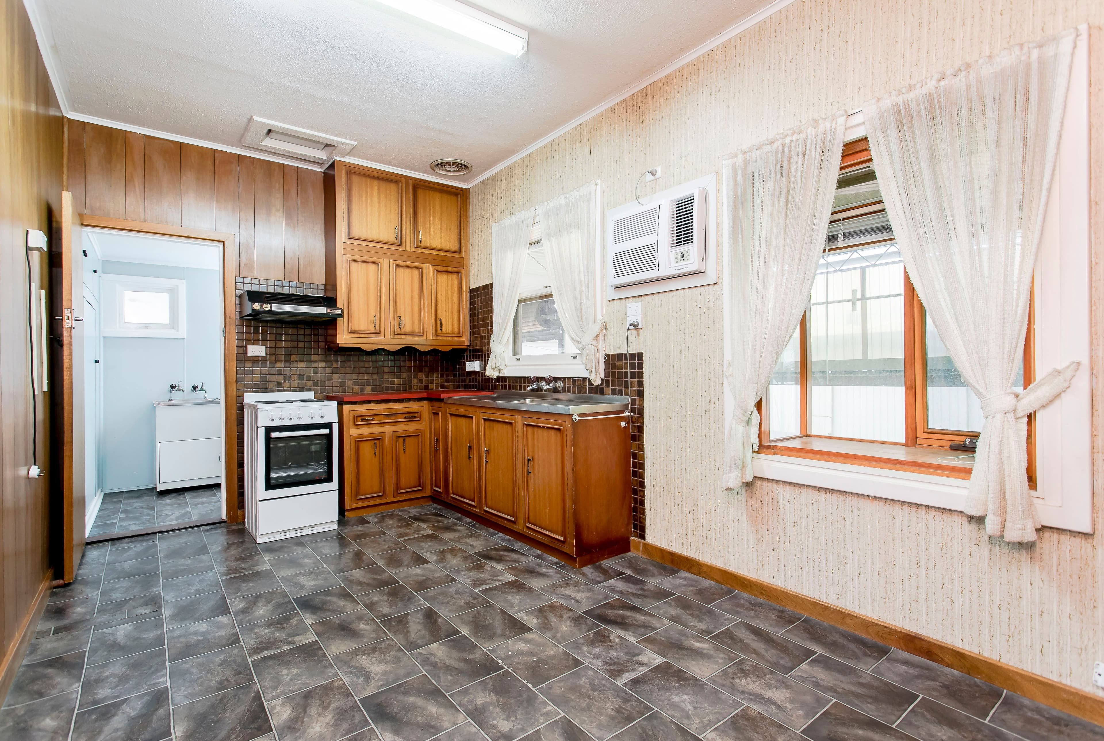 21 Alderman Avenue, Seacombe Gardens SA 5047, Seacombe Gardens - Thumbnail 3