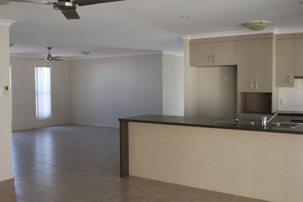 23 Bauhinia Street, Boyne Island QLD 4680, Boyne Island - Thumbnail 3