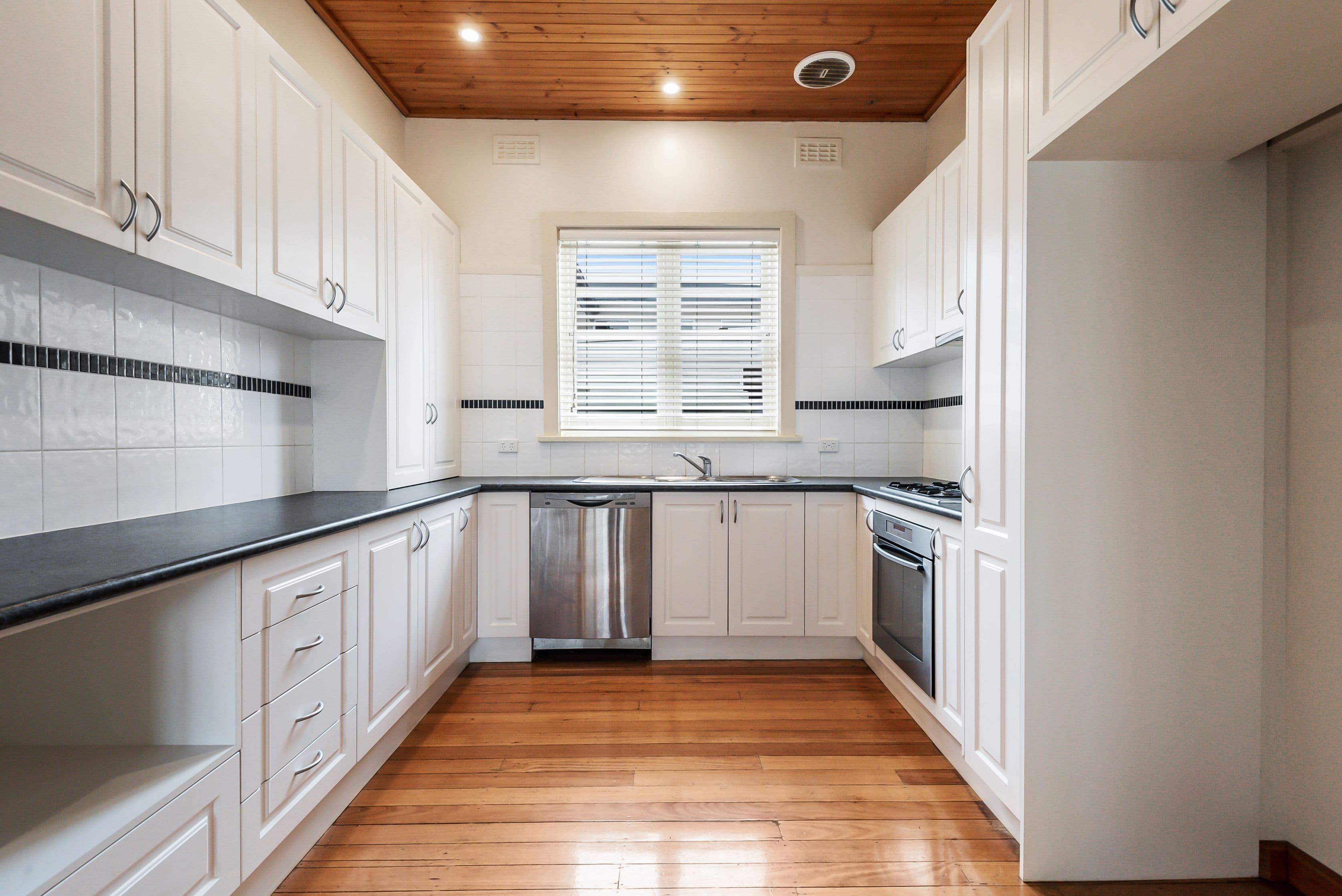 18 Strettle Street, Thornbury VIC 3071, Thornbury - Thumbnail 2