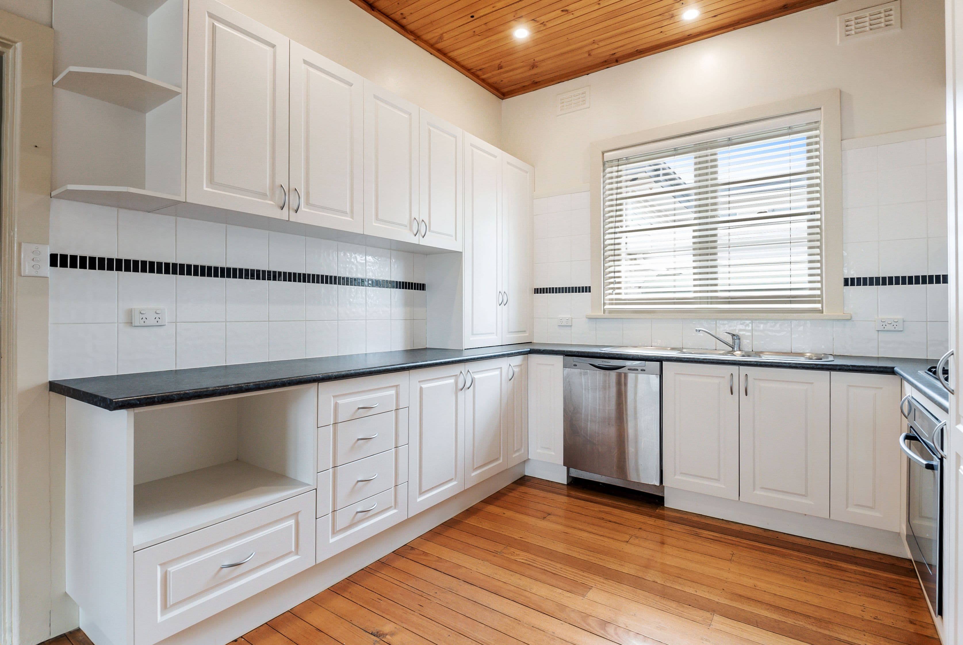 18 Strettle Street, Thornbury VIC 3071, Thornbury - Thumbnail 3