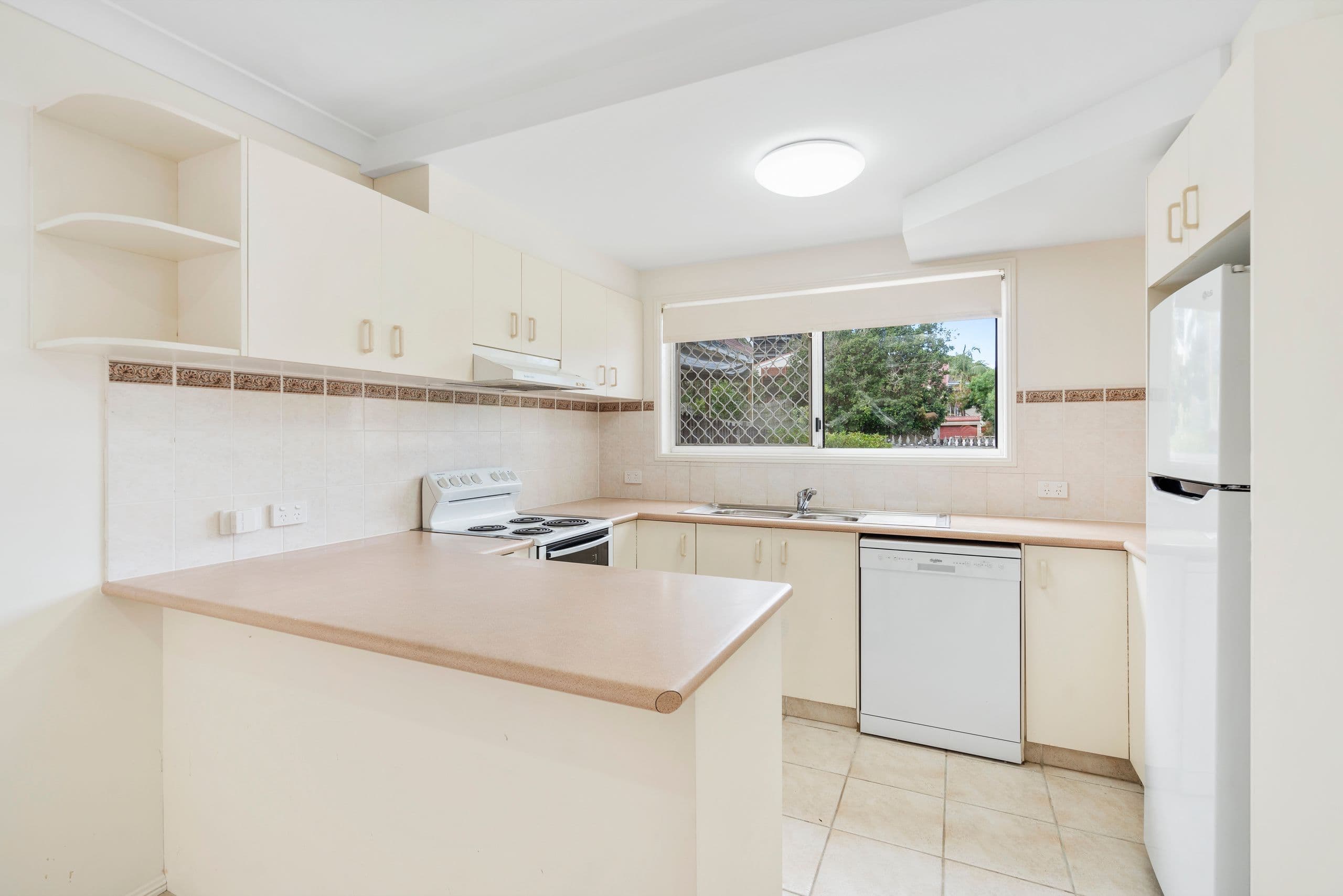 9 Churchill Street, Coolangatta QLD 4225, Coolangatta - Thumbnail 4