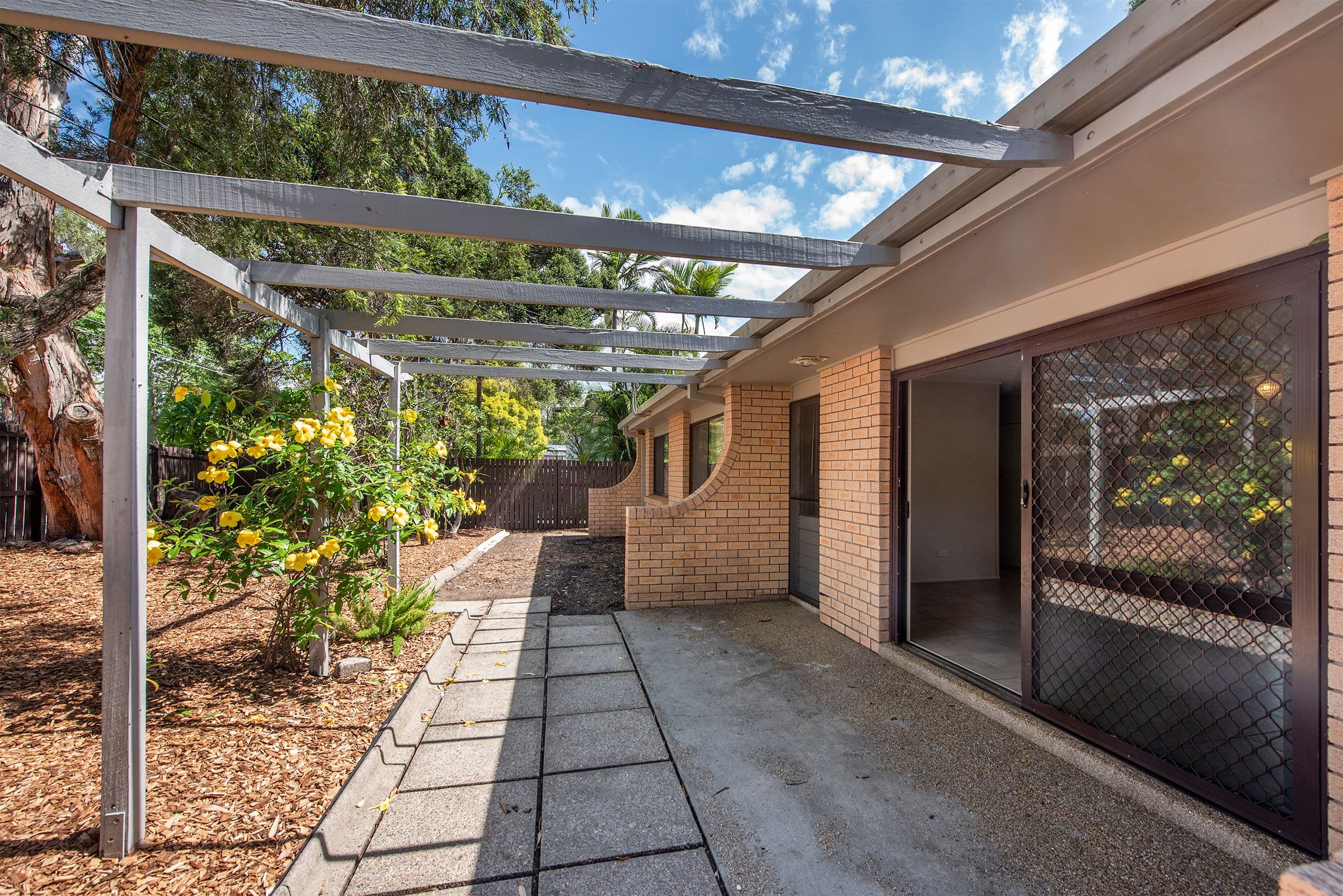 9 Greyash Street, Kingston QLD 4114, Kingston - Thumbnail 2