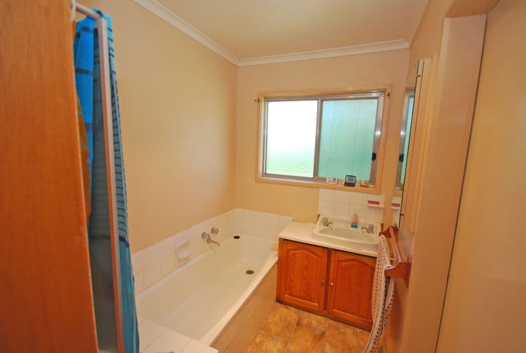 7 Lawanna Court, DELACOMBE VIC 3356, Delacombe - Thumbnail 5
