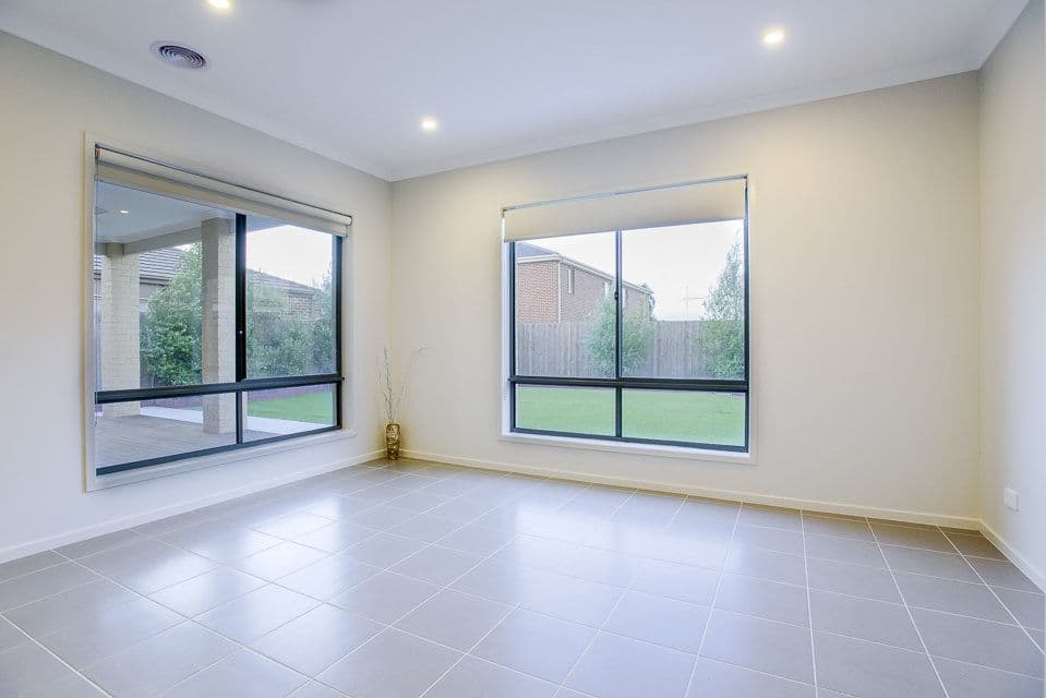 4 Lomandra Street, Point Cook VIC 3030, Point Cook - Thumbnail 4