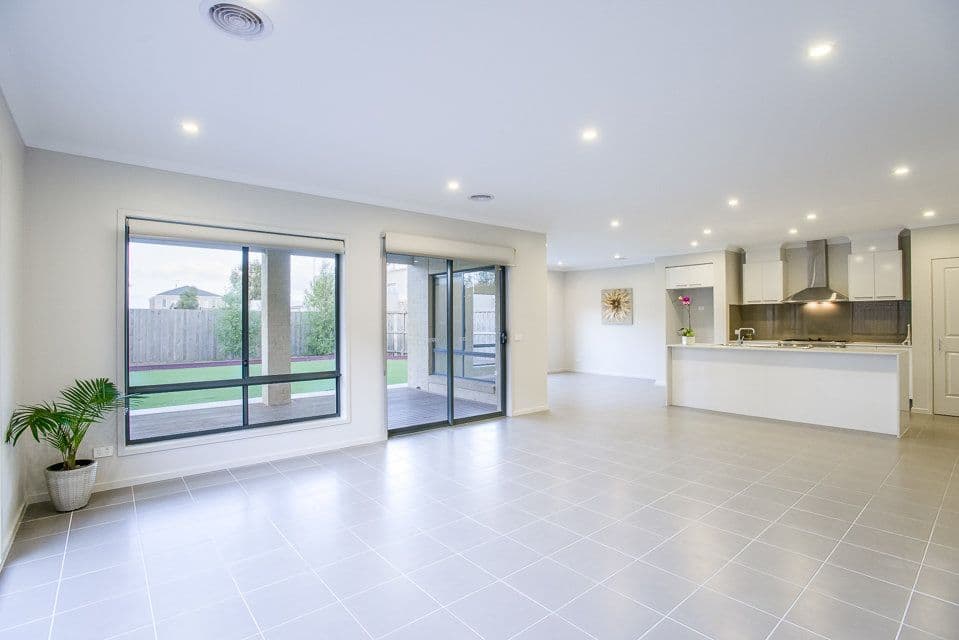 4 Lomandra Street, Point Cook VIC 3030, Point Cook - Thumbnail 5