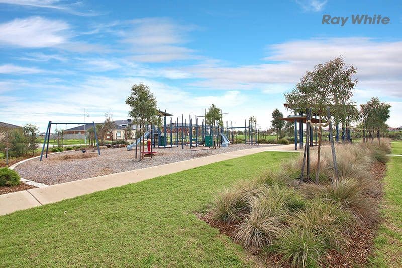 25 Millpond Drive, POINT COOK VIC 3030, Point Cook - Thumbnail 5