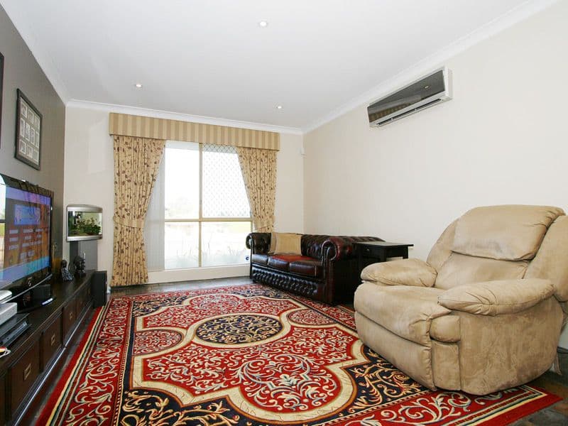 12B Ellara Court, ALEXANDER HEIGHTS WA 6064, Alexander Heights - Thumbnail 2