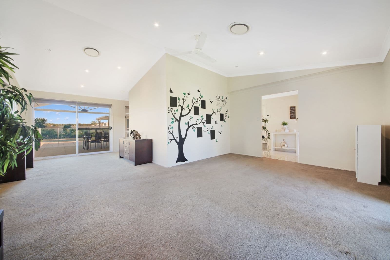 20 Morfantaine Terrace, Parkwood QLD 4214, Parkwood - Thumbnail 6