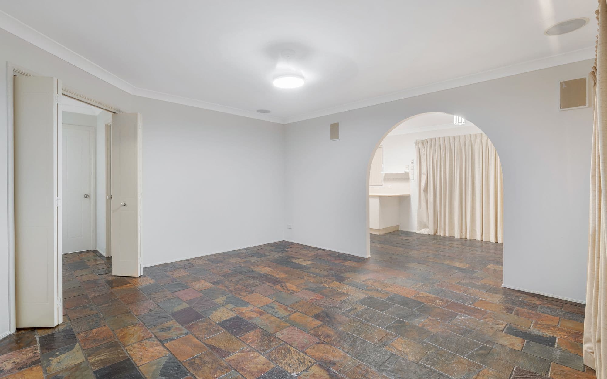 53 Hydrangea Place, Macquarie Fields NSW 2564, Macquarie Fields - Thumbnail 4