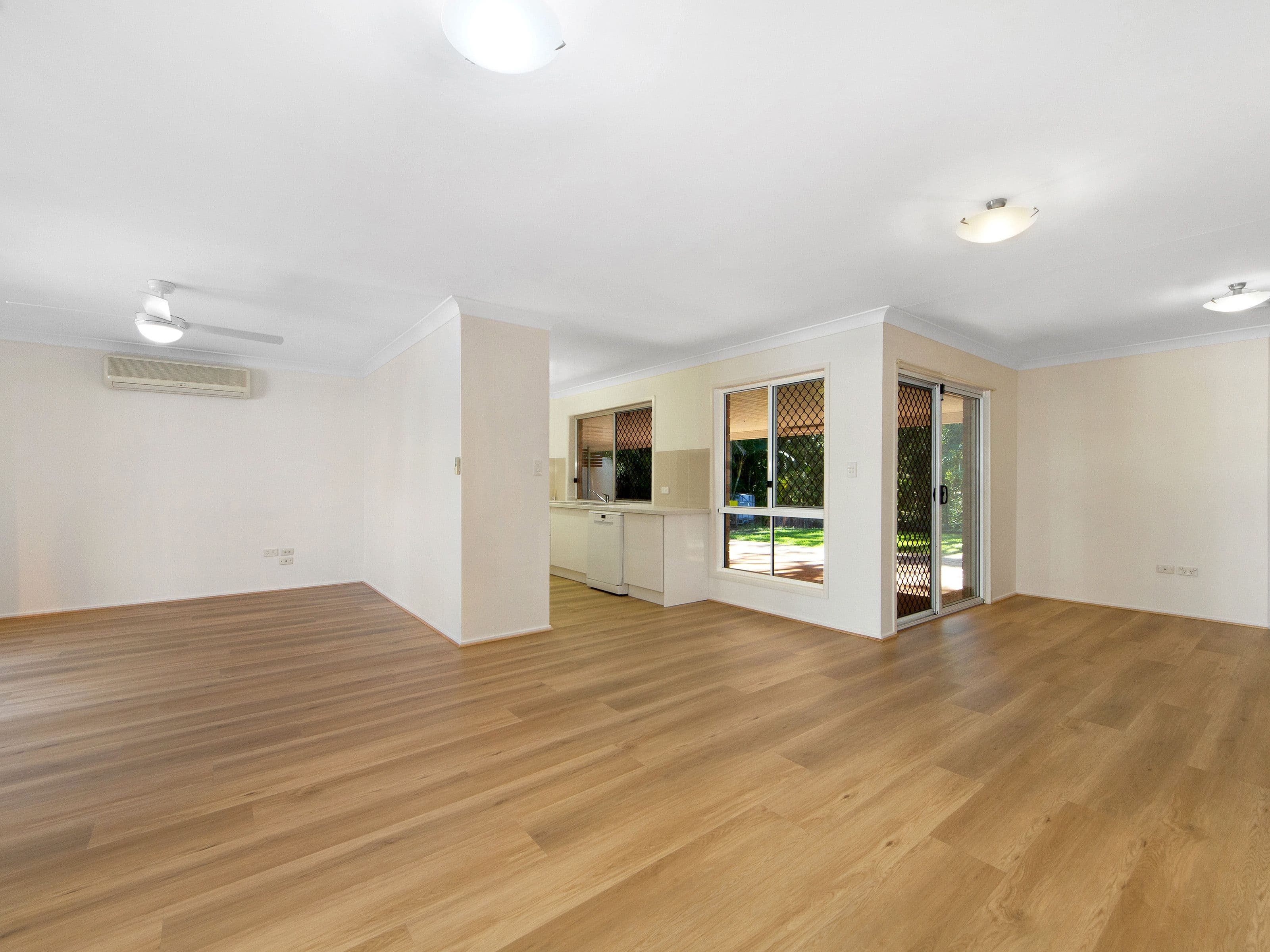 11 Pinedale Street, Oxenford QLD 4210, Oxenford - Thumbnail 2