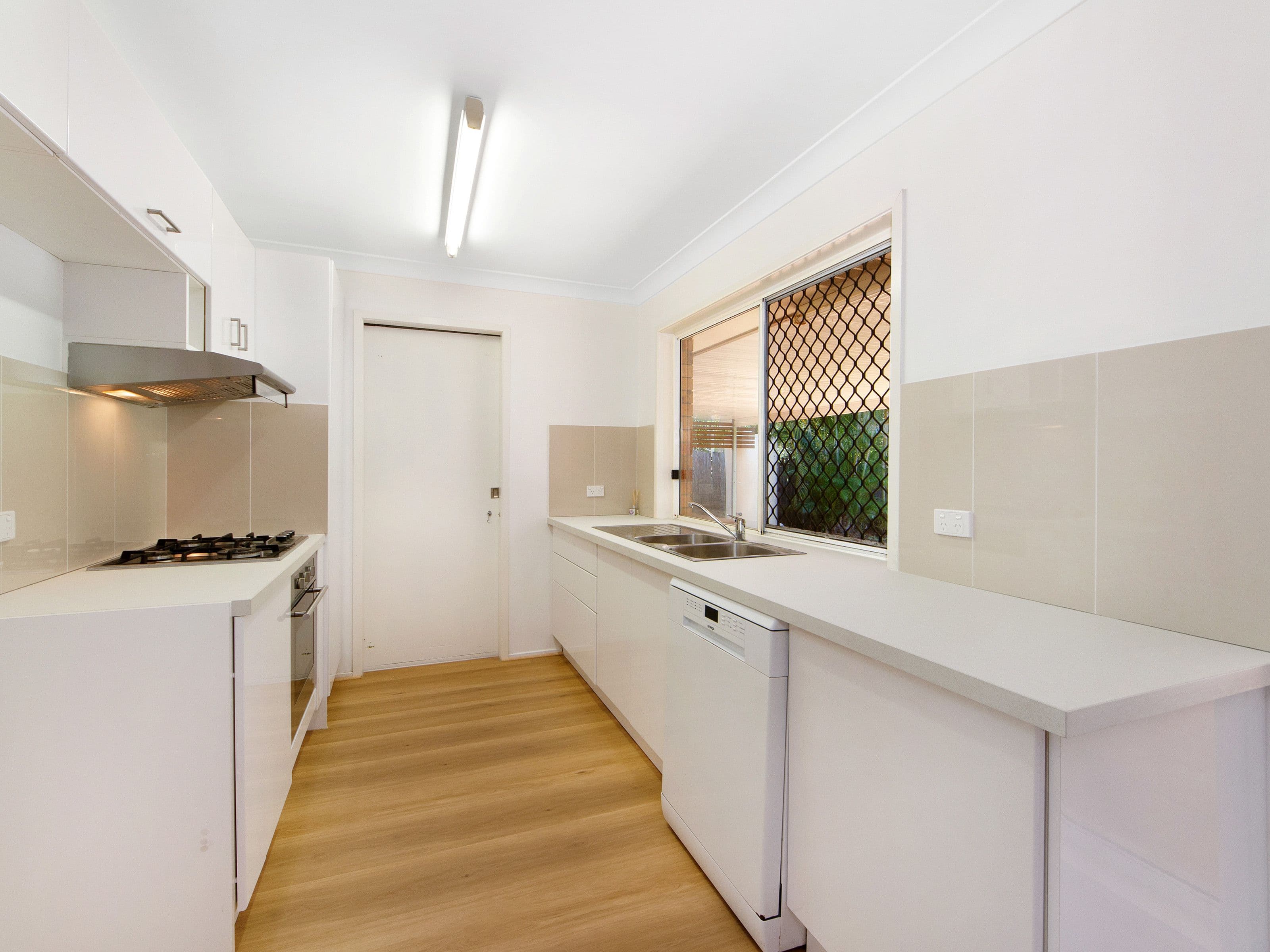 11 Pinedale Street, Oxenford QLD 4210, Oxenford - Thumbnail 5