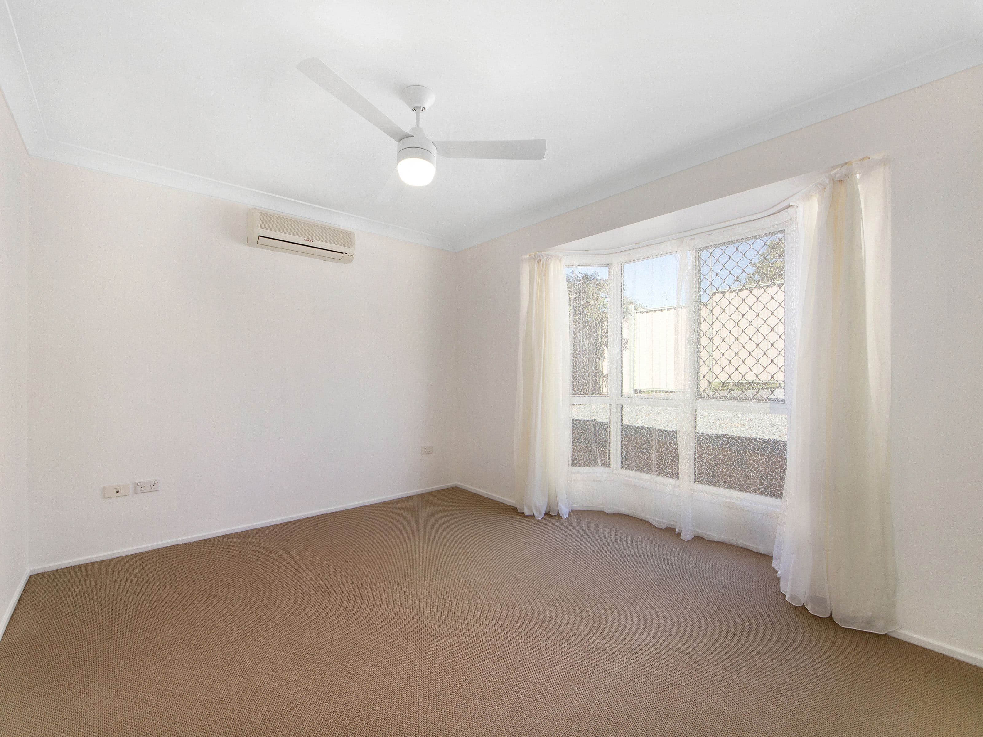 11 Pinedale Street, Oxenford QLD 4210, Oxenford - Thumbnail 7