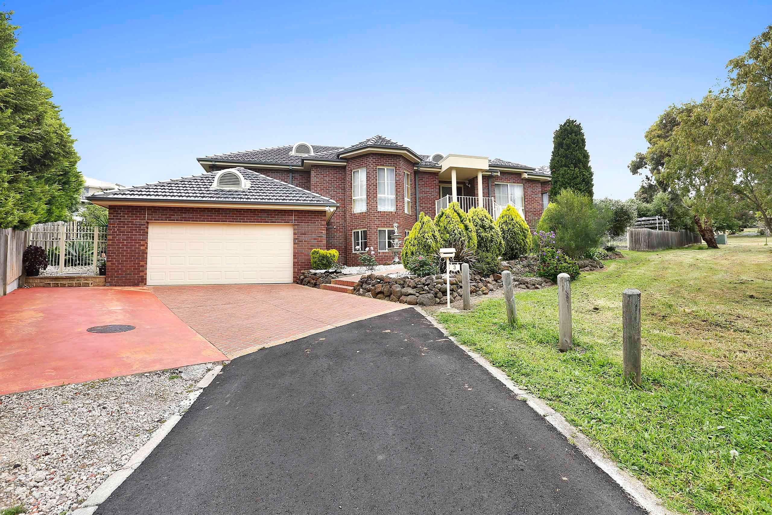 3 Shetland Close, Highton VIC 3216, Highton - Thumbnail 2