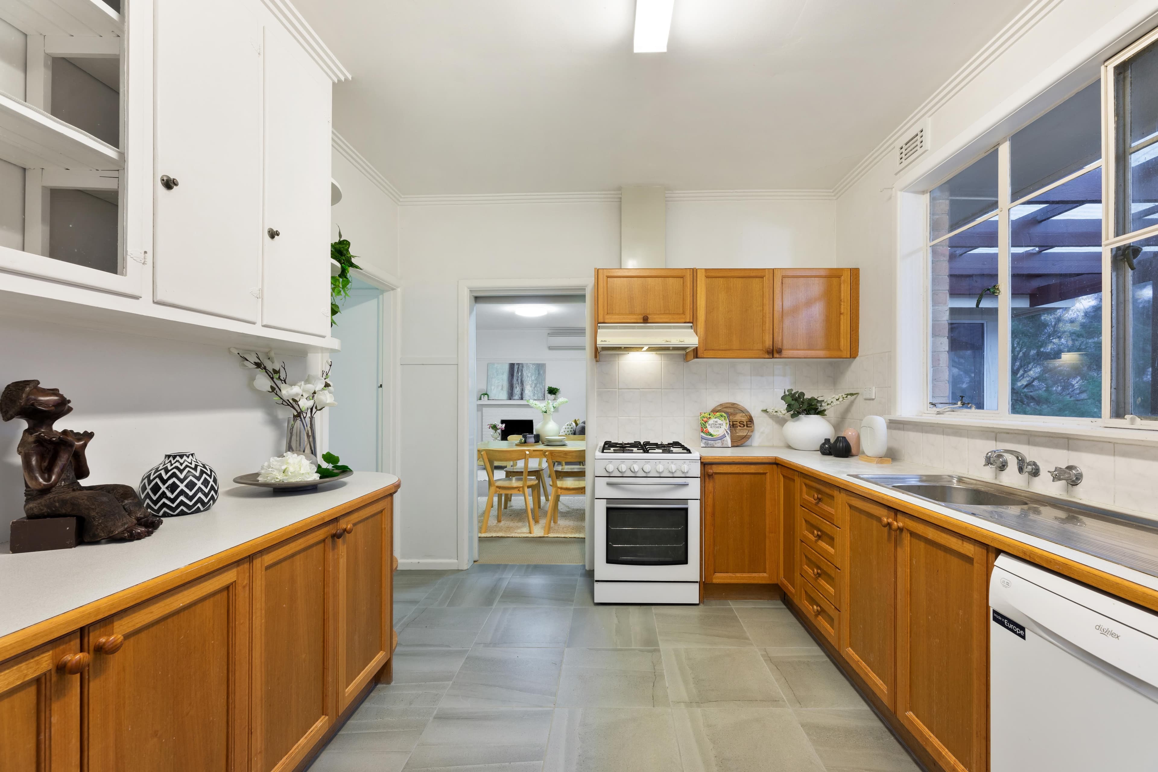 28 Linden Street, Box Hill South VIC 3128, Box Hill South - Thumbnail 3