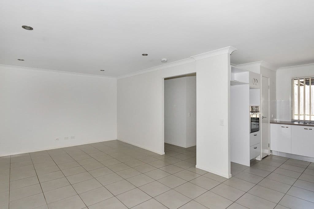 13 Hawthorne Street, Coalfalls QLD 4305, Coalfalls - Thumbnail 4