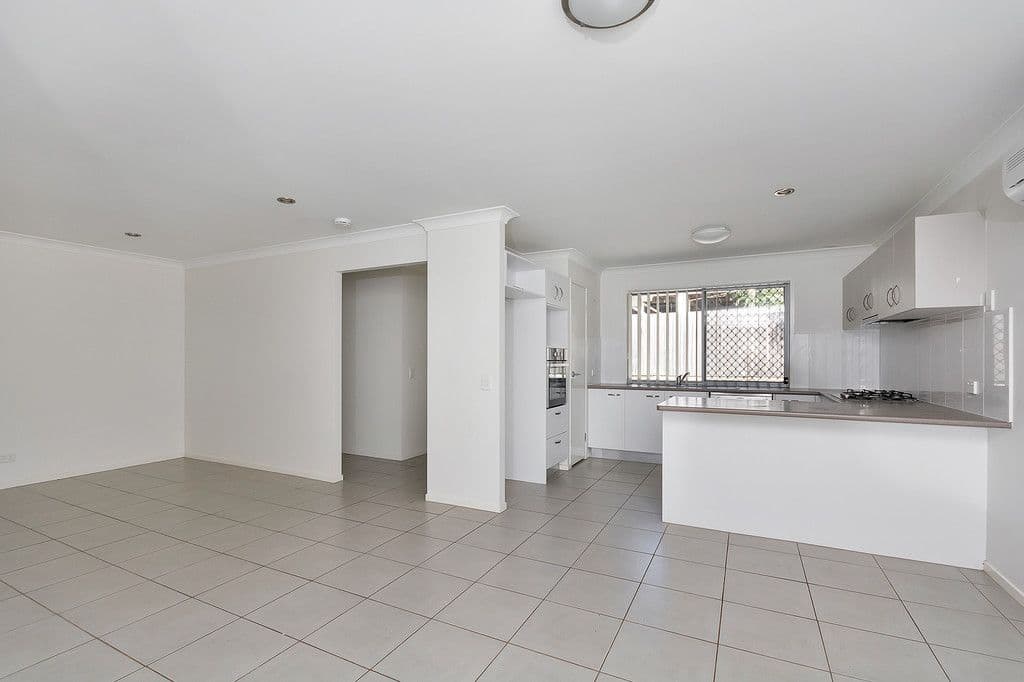 13 Hawthorne Street, Coalfalls QLD 4305, Coalfalls - Thumbnail 5