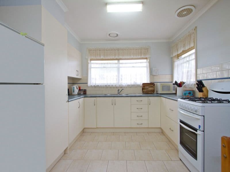 17 Wirilda Crescent, FRANKSTON NORTH VIC 3200, Frankston North - Thumbnail 2