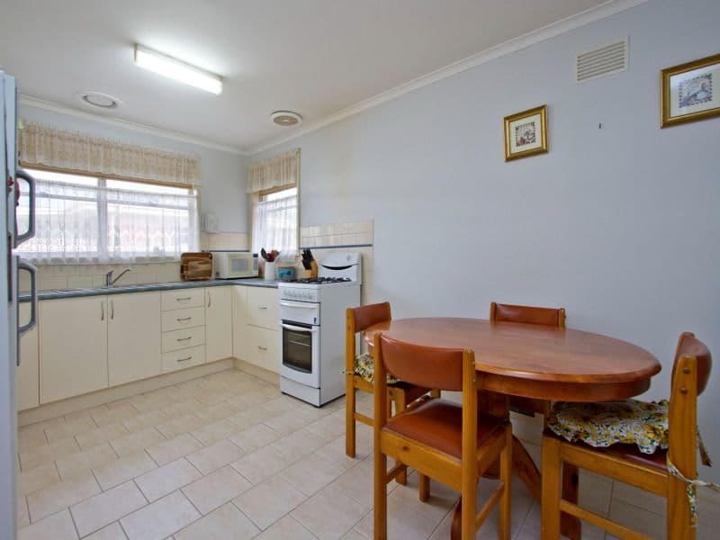 17 Wirilda Crescent, FRANKSTON NORTH VIC 3200, Frankston North - Thumbnail 4