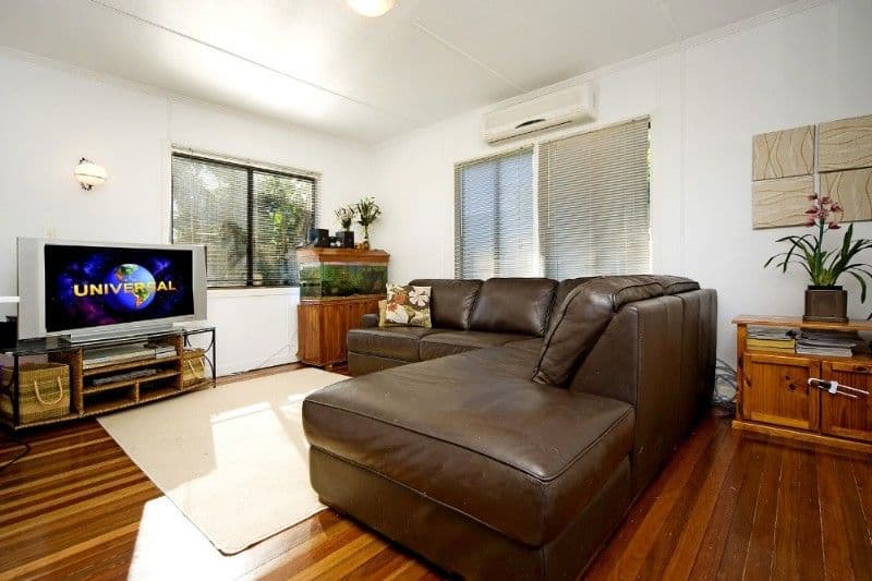 19 Allden Avenue, LABRADOR QLD 4215, Labrador - Thumbnail 3