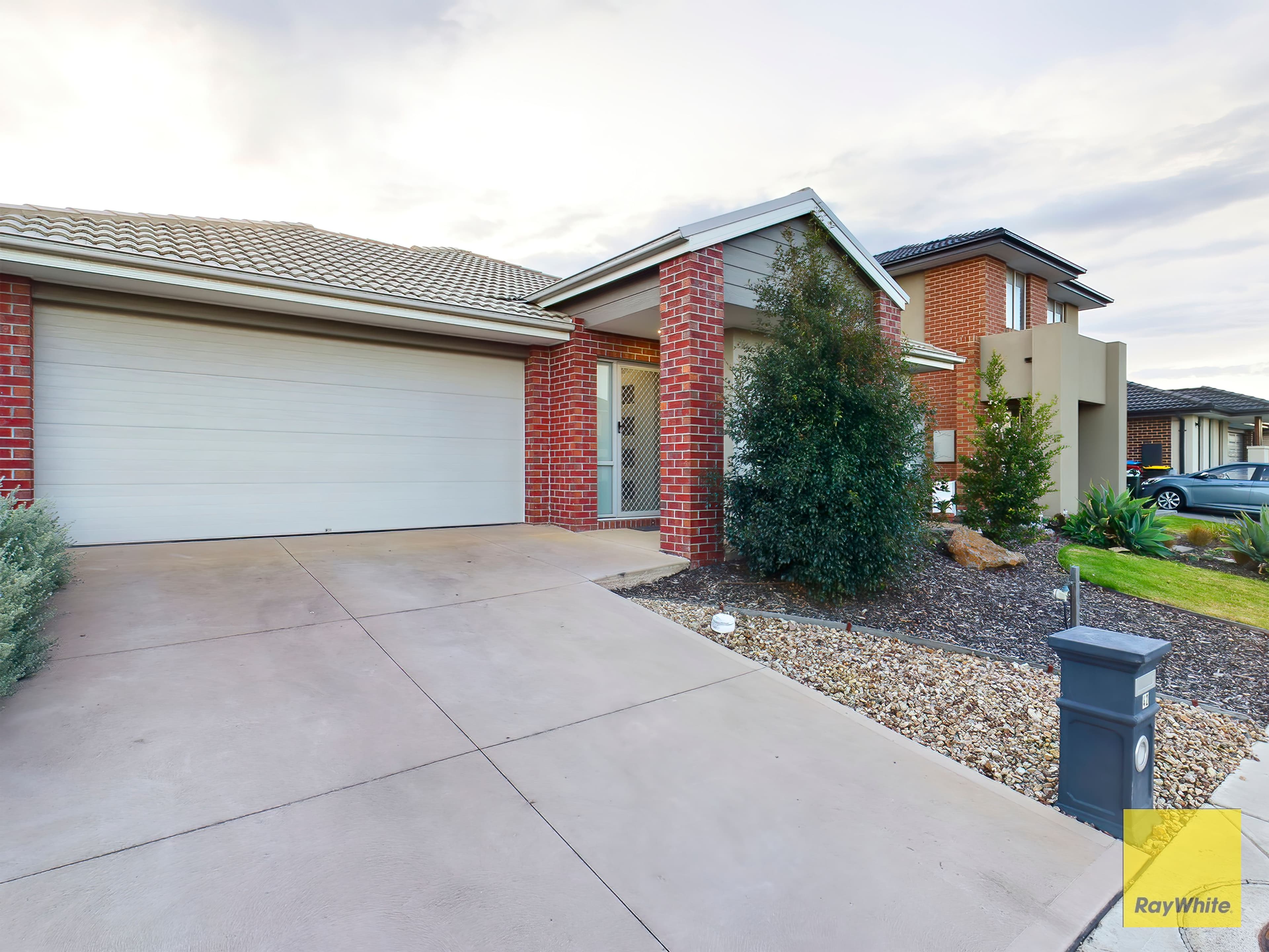 42 Kittyhawk Road, Point Cook VIC 3030, Point Cook - Thumbnail 2