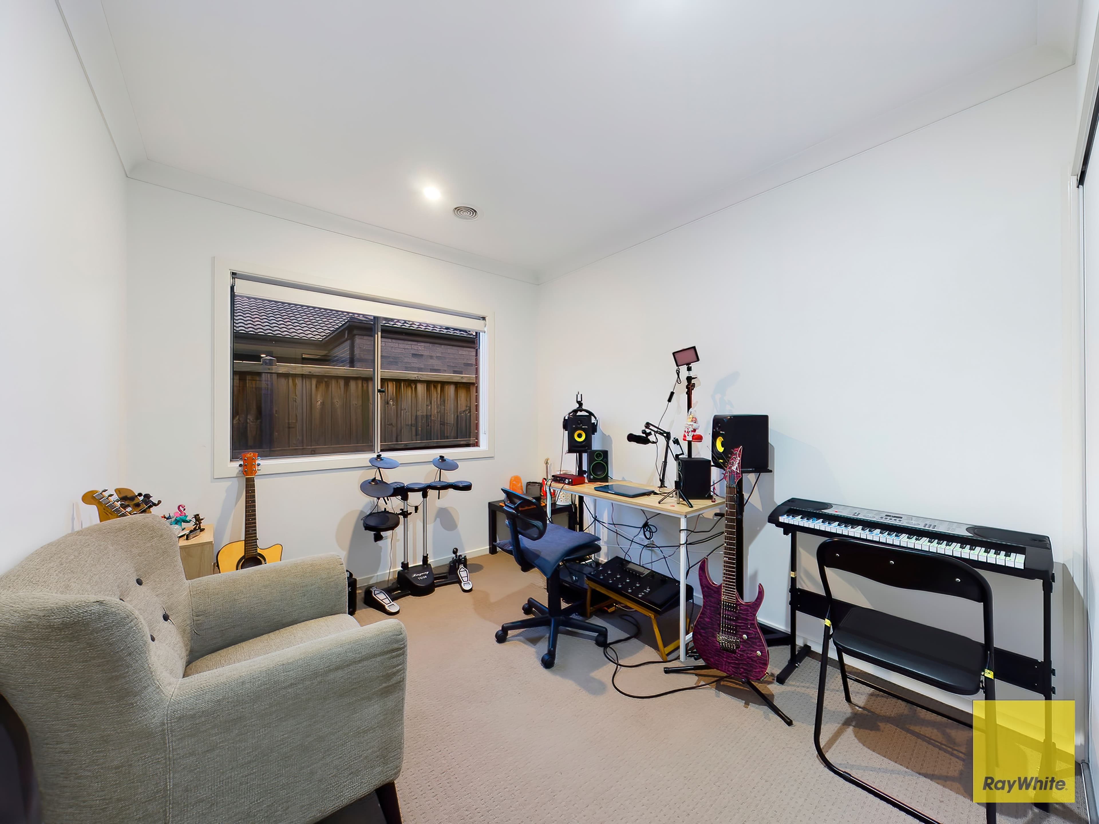 42 Kittyhawk Road, Point Cook VIC 3030, Point Cook - Thumbnail 8