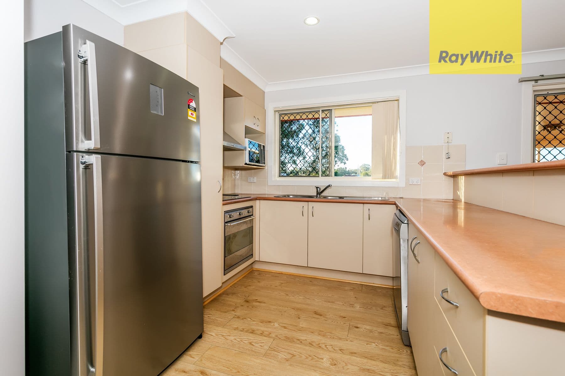 3 Lake Borumba Street, Logan Reserve QLD 4133, Logan Reserve - Thumbnail 4