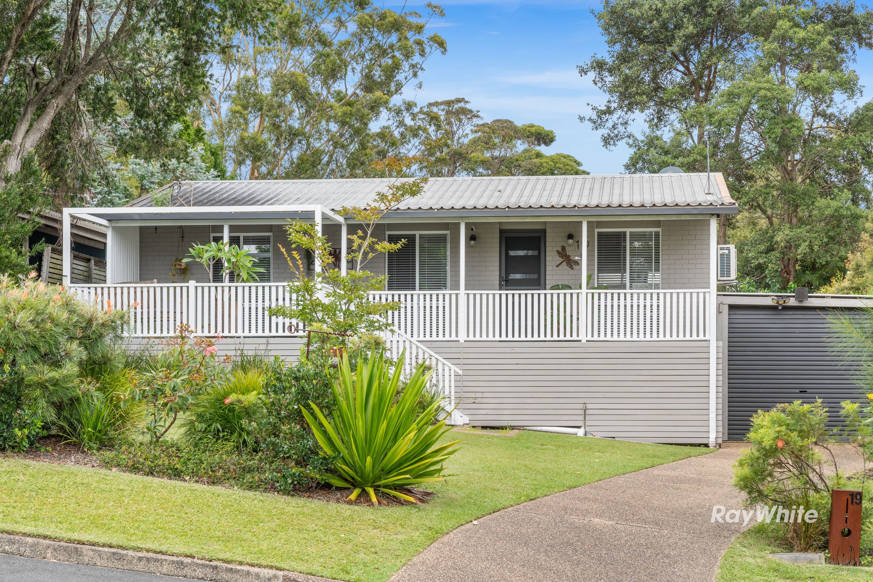 19 Manning Avenue, Narrawallee NSW 2539, Narrawallee - Image 1
