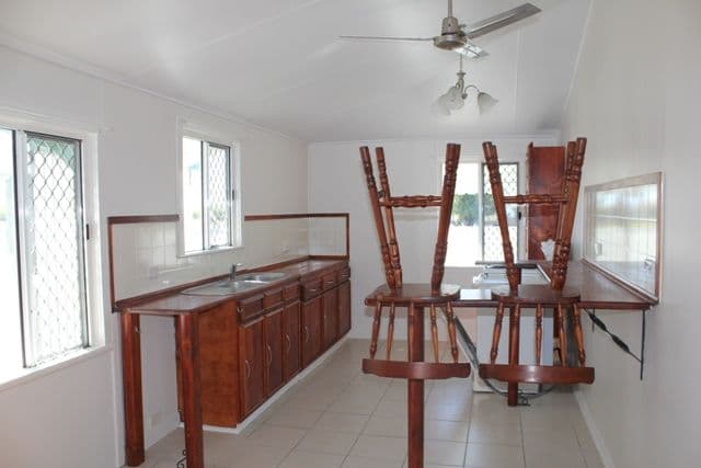 19 Anderssen Street, HALIFAX QLD 4850, Halifax - Thumbnail 5