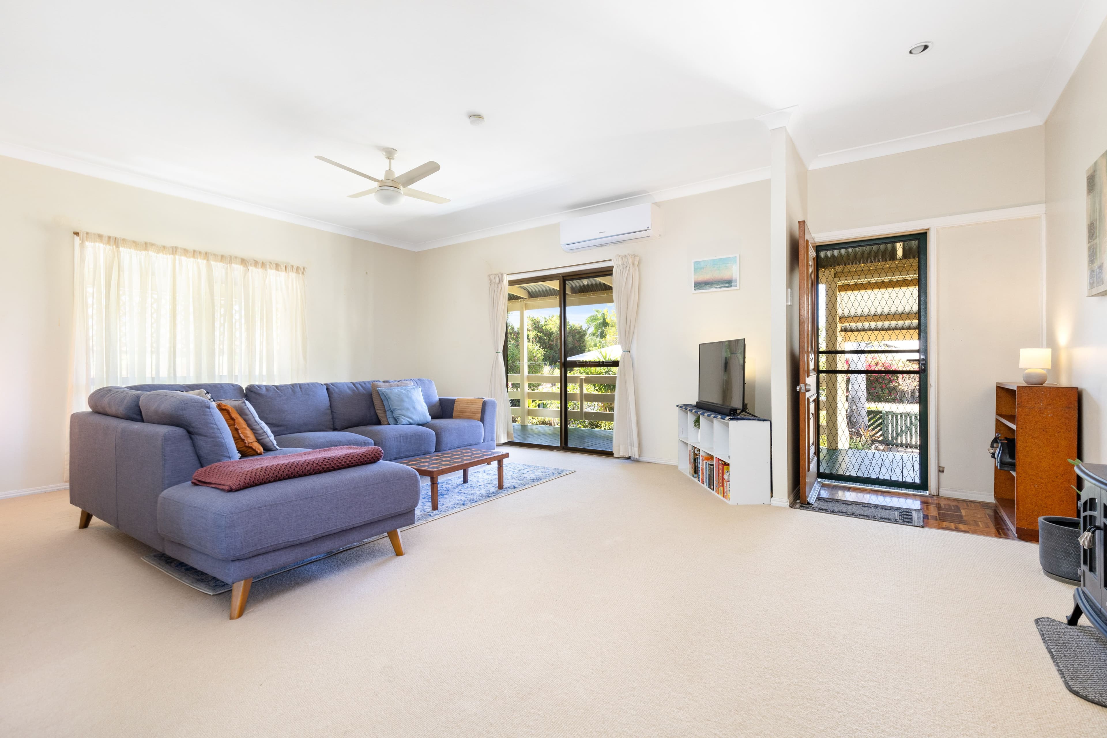 27 Baker Street, Emerald QLD 4720, Emerald - Thumbnail 6