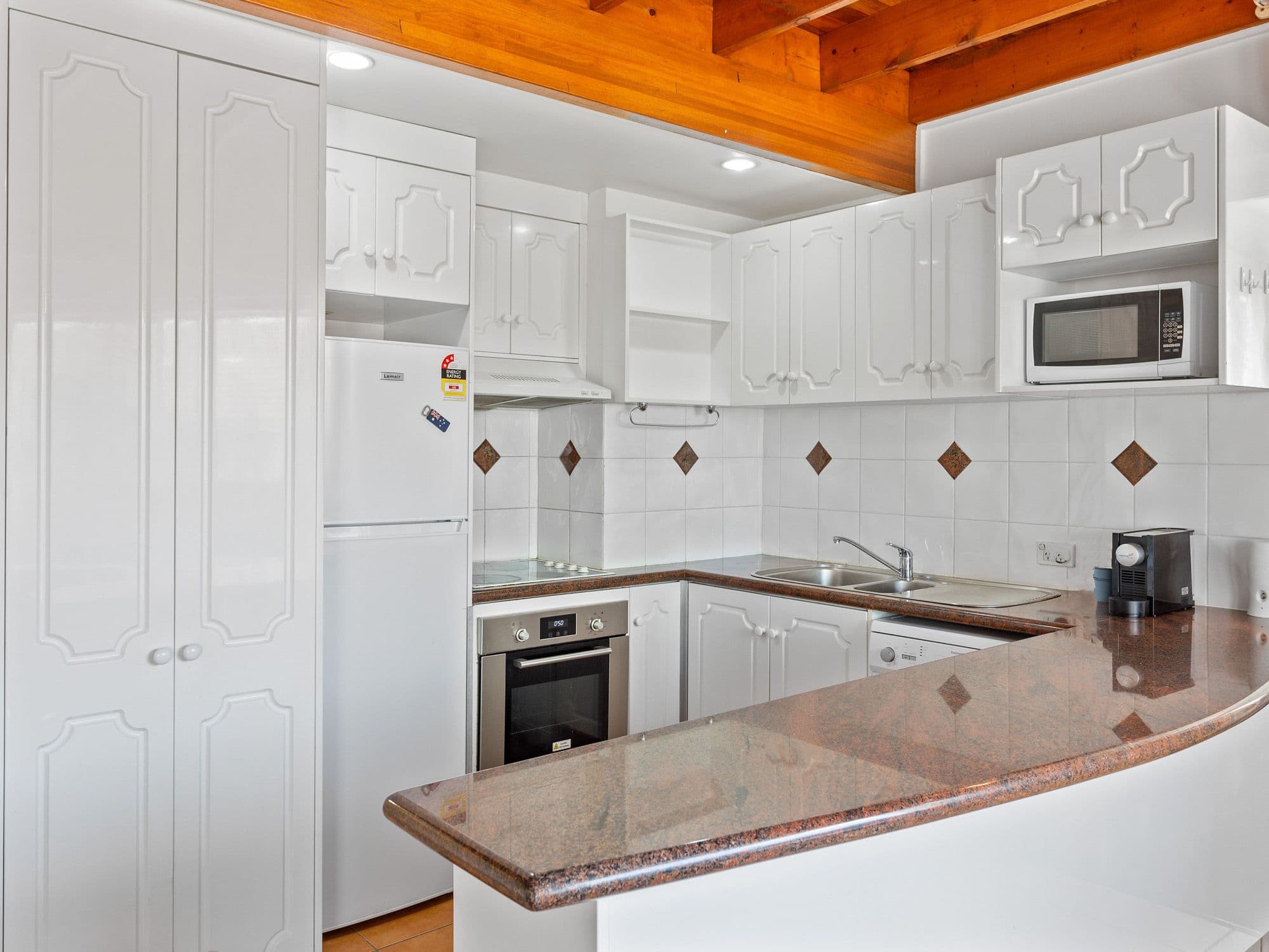7-9 Robert Street, Labrador QLD 4215, Labrador - Thumbnail 4