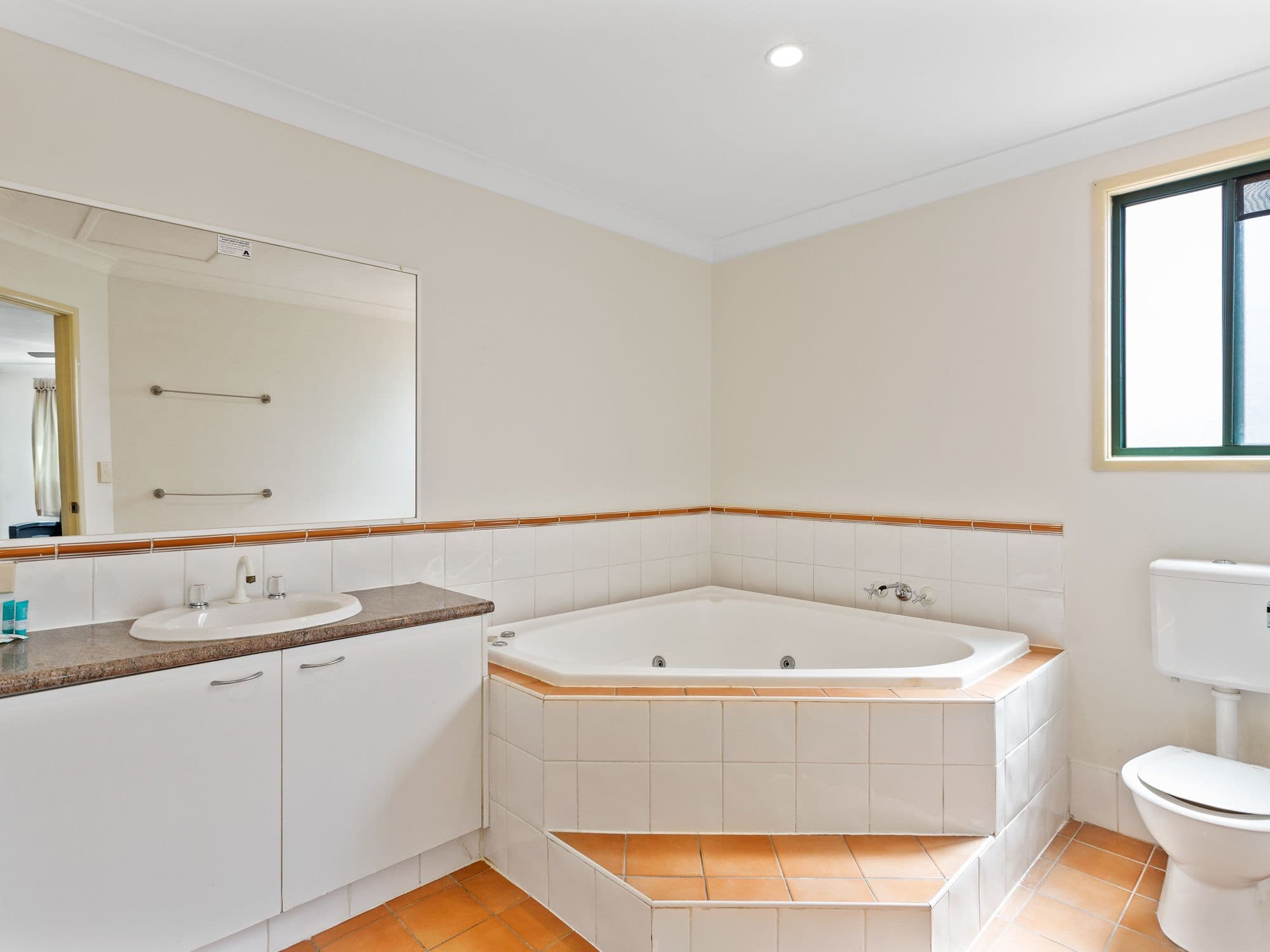 7-9 Robert Street, Labrador QLD 4215, Labrador - Thumbnail 7