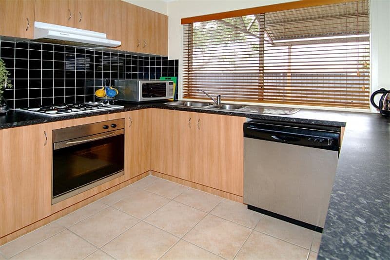 23  Yellowbox Avenue, SOUTH MORANG VIC 3752, South Morang - Thumbnail 3