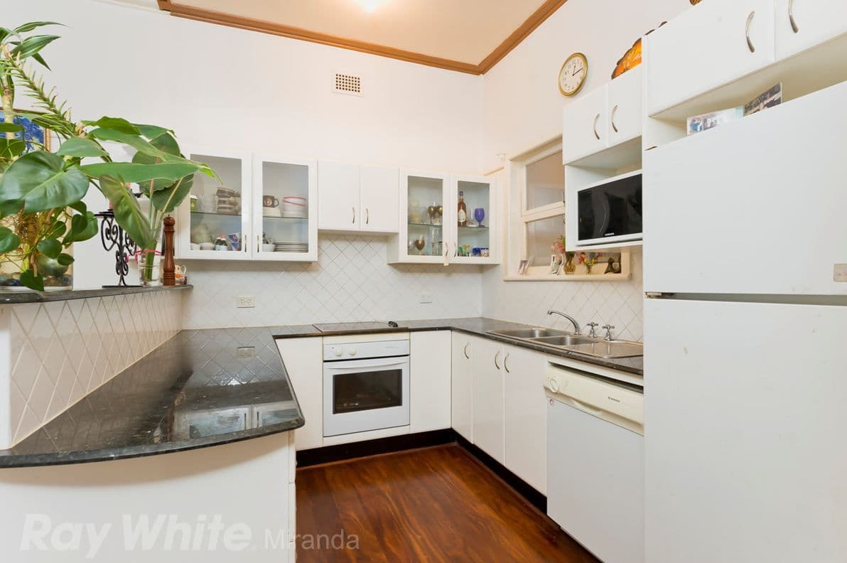 13 George Street, Yowie Bay - Thumbnail 2