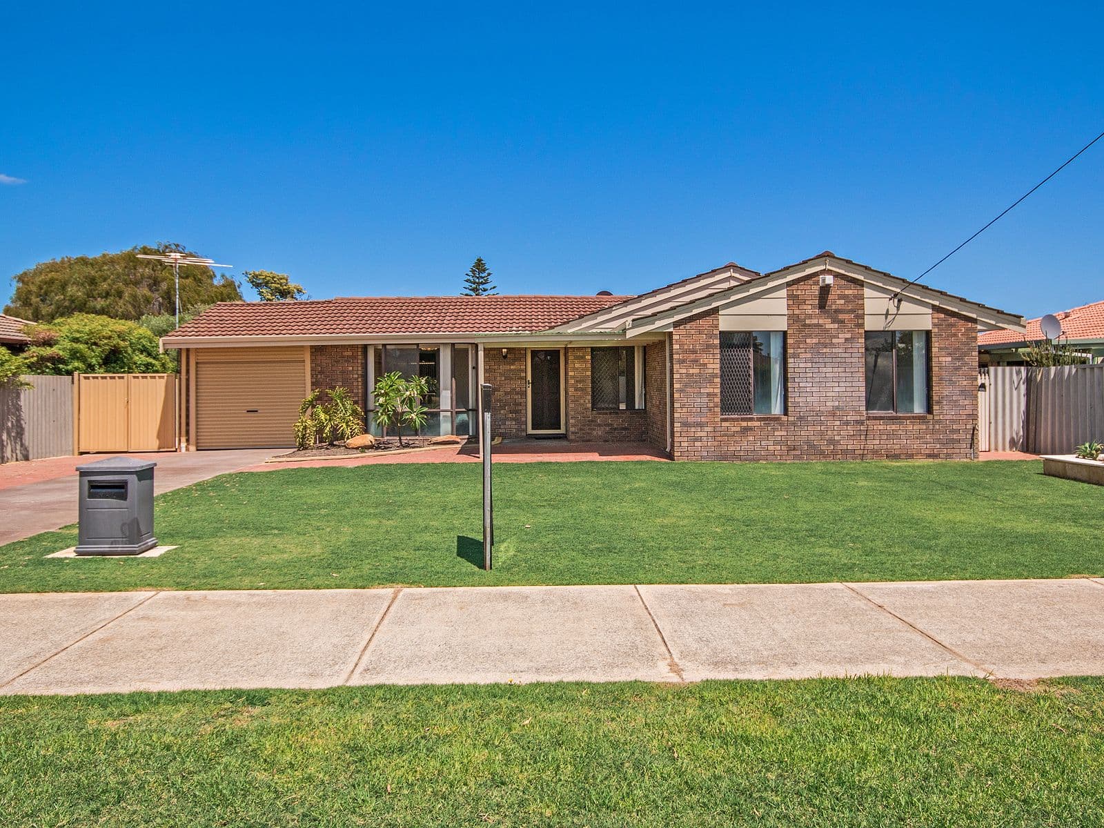 40 Breaden Road, Cooloongup WA 6168, Cooloongup - Image 1
