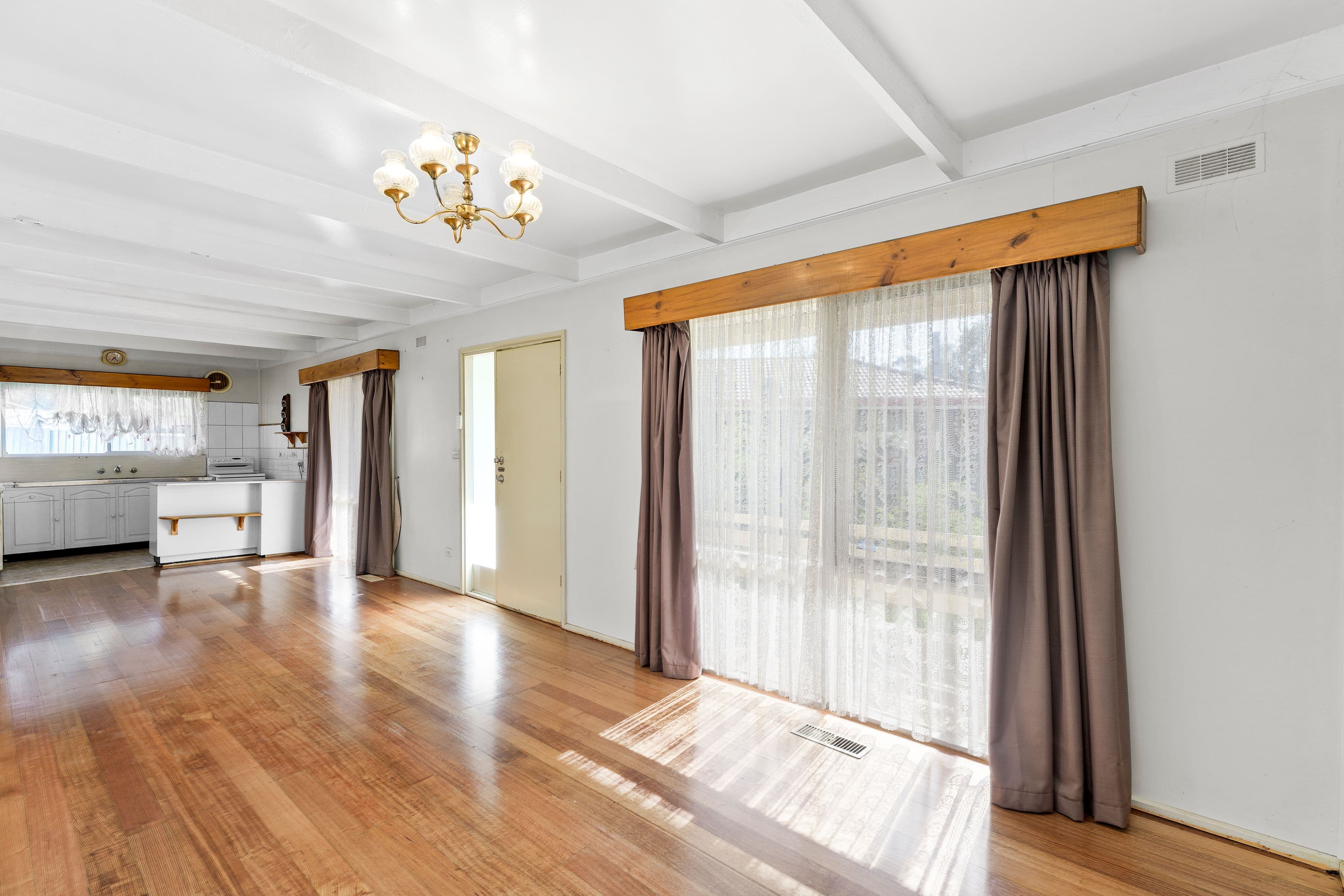 13 Buckmaster Street, Sunbury VIC 3429, Sunbury - Thumbnail 3