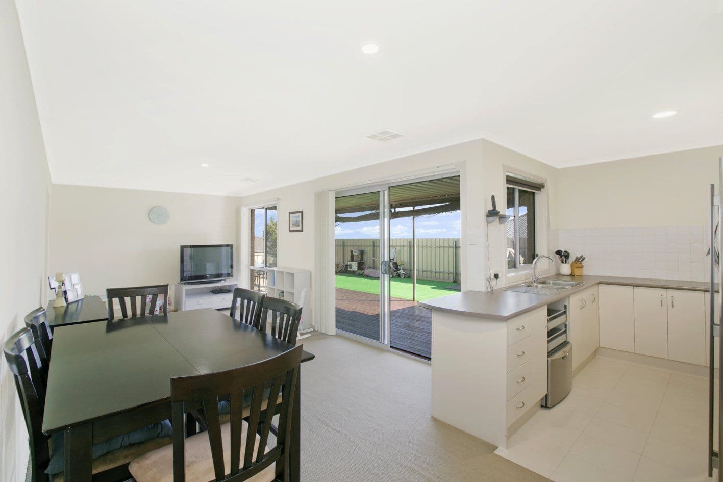 44 Perry Road, Huntfield Heights SA 5163, Huntfield Heights - Thumbnail 2