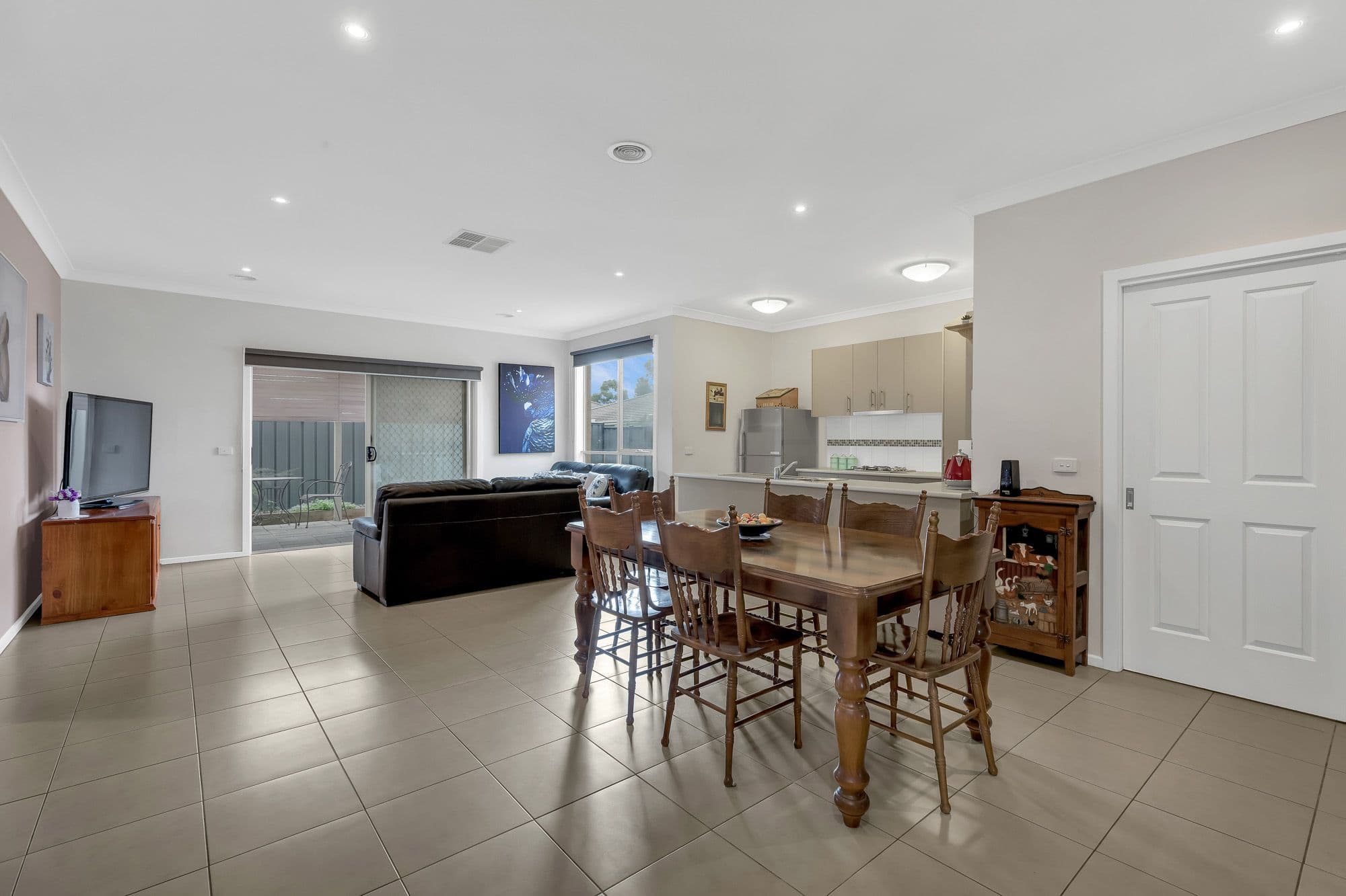 2 Gale Avenue, Tarneit VIC 3029, Tarneit - Thumbnail 2