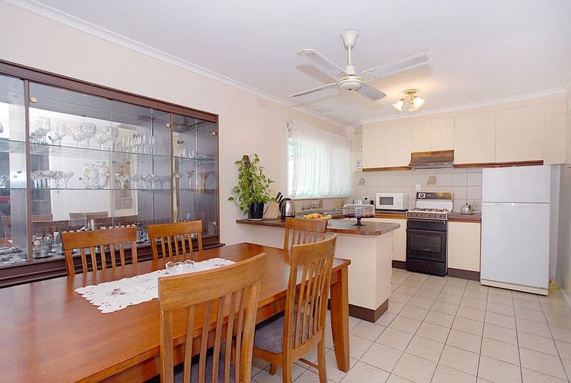 70 Victoria Court, SPRINGVALE VIC 3171, Springvale - Thumbnail 3