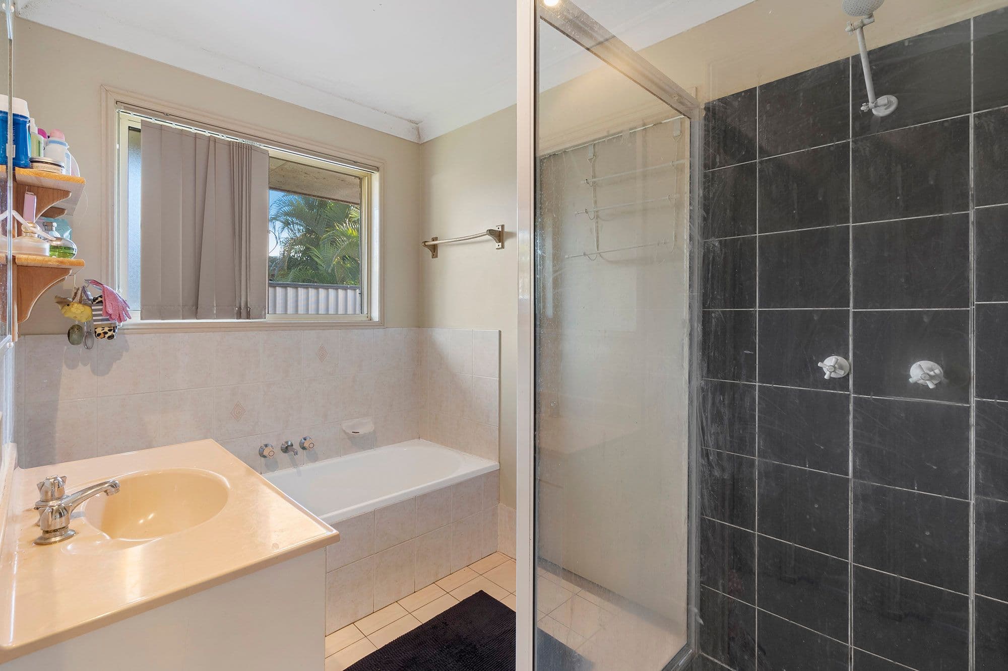 10 Sabak Street, Tanah Merah QLD 4128, Tanah Merah - Thumbnail 8