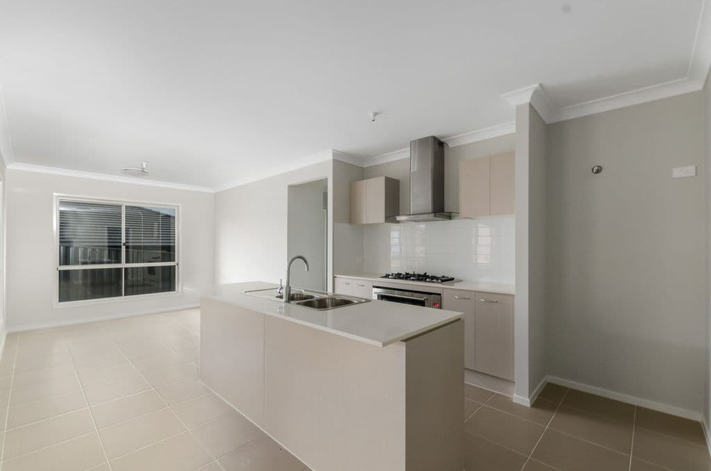 35 Mckelly Street, Horsley - Thumbnail 2